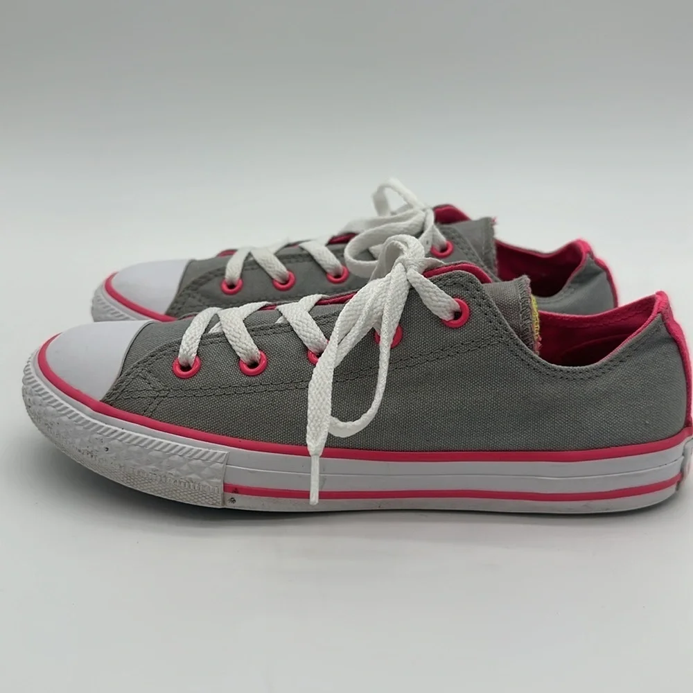 Converse All Star Chuck Taylor Girls Size 4 Double Tongue Sneaker 640578F